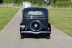 Ford V8 Deluxe Tudor Sedan 1937 года
